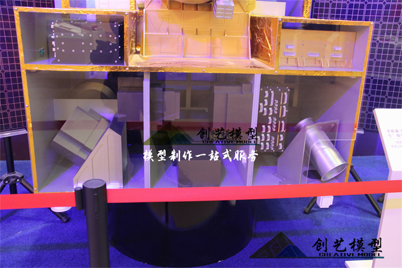 墨子號衛(wèi)星剖面結構模型