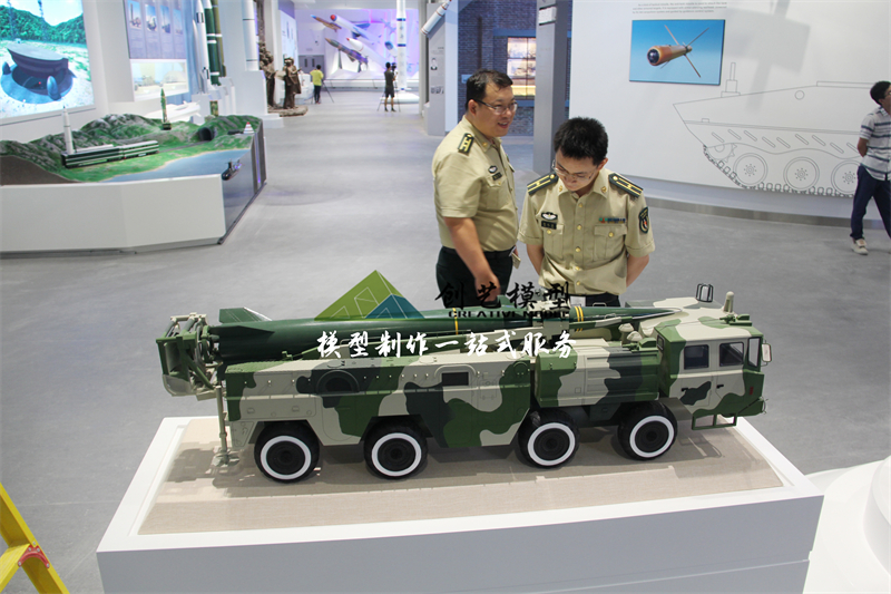 東風導(dǎo)彈車模型-北京軍博定制