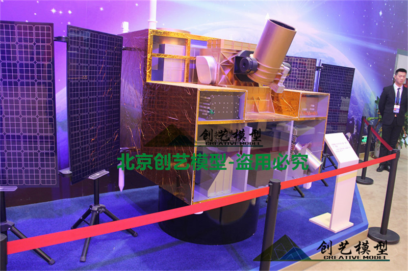 墨子號衛(wèi)星剖面結構模型